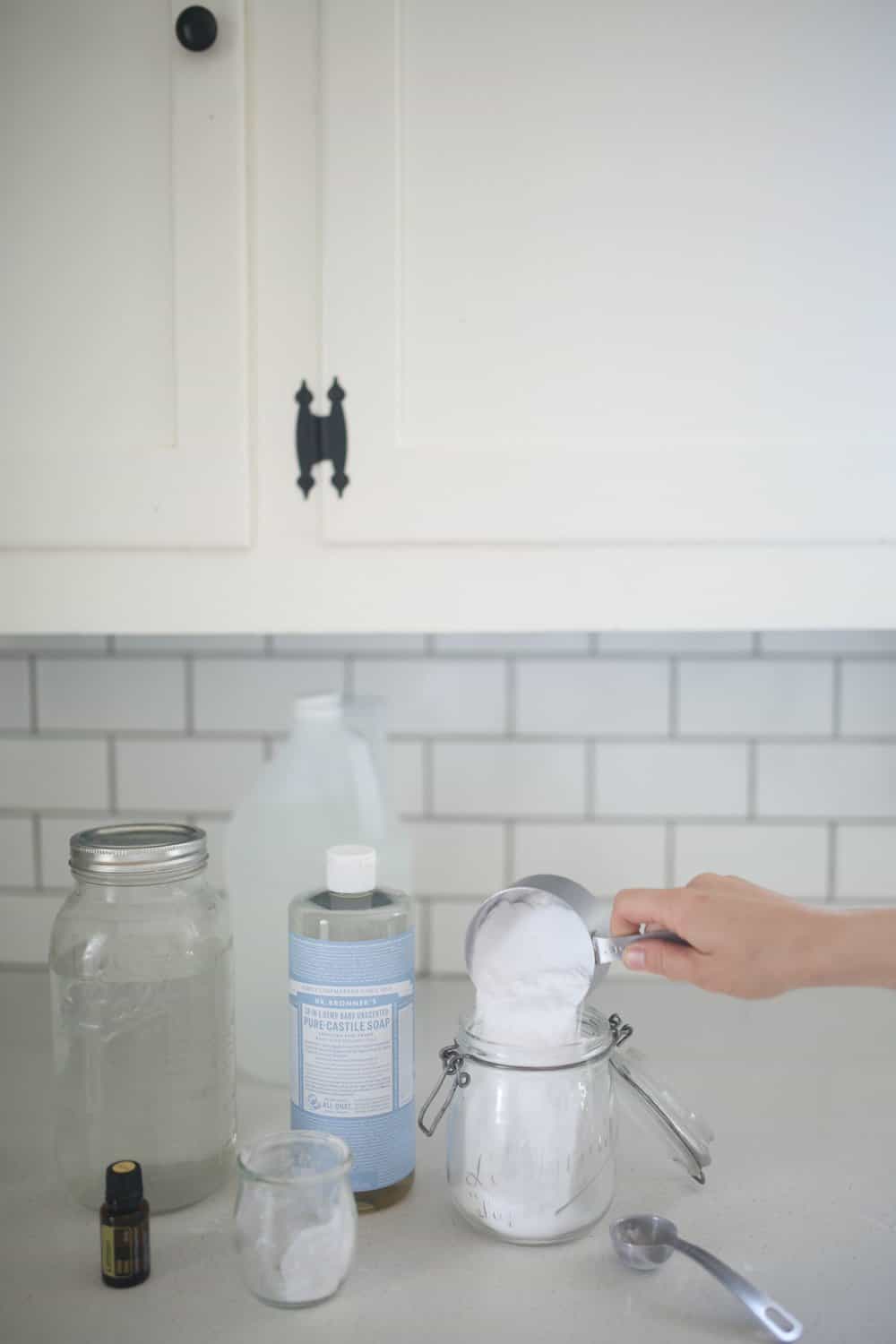 How to Make The Best Non-Toxic Natural Bathroom Cleaners - Live Simply
