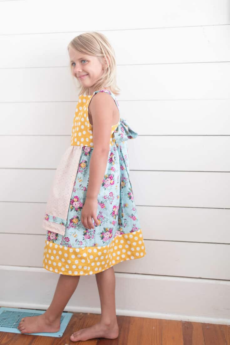 Easy Girls Dress Sewing Tutorial- Bow in the Back Summer Dress ...