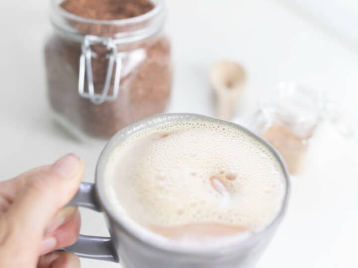 https://www.farmhouseonboone.com/wp-content/uploads/2018/08/frothy-spiced-rooibos-latte-9-720x540.jpg