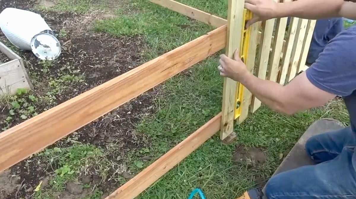 How To Build A Picket Fence Farmhouse On Boone