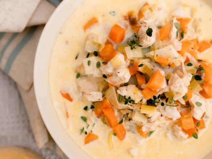 https://www.farmhouseonboone.com/wp-content/uploads/2020/10/creamy-chicken-soup-14-scaled-720x540.jpg