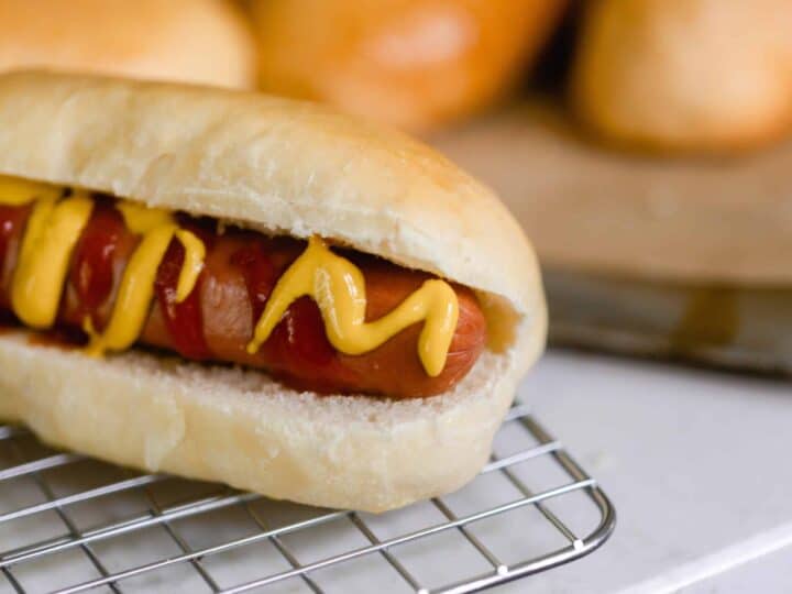 hot dog bun