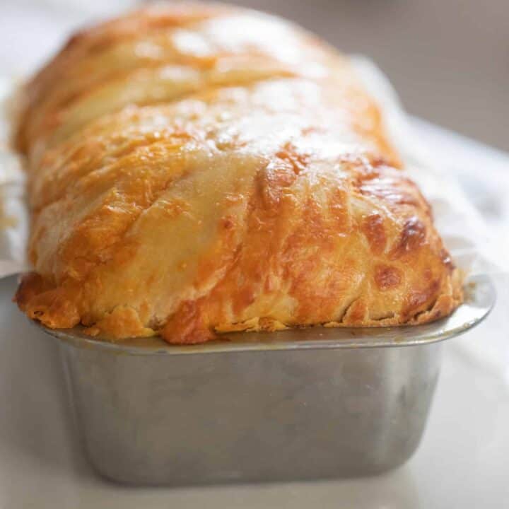 https://www.farmhouseonboone.com/wp-content/uploads/2022/09/sourdough-cheese-bread-18-scaled-720x720.jpg