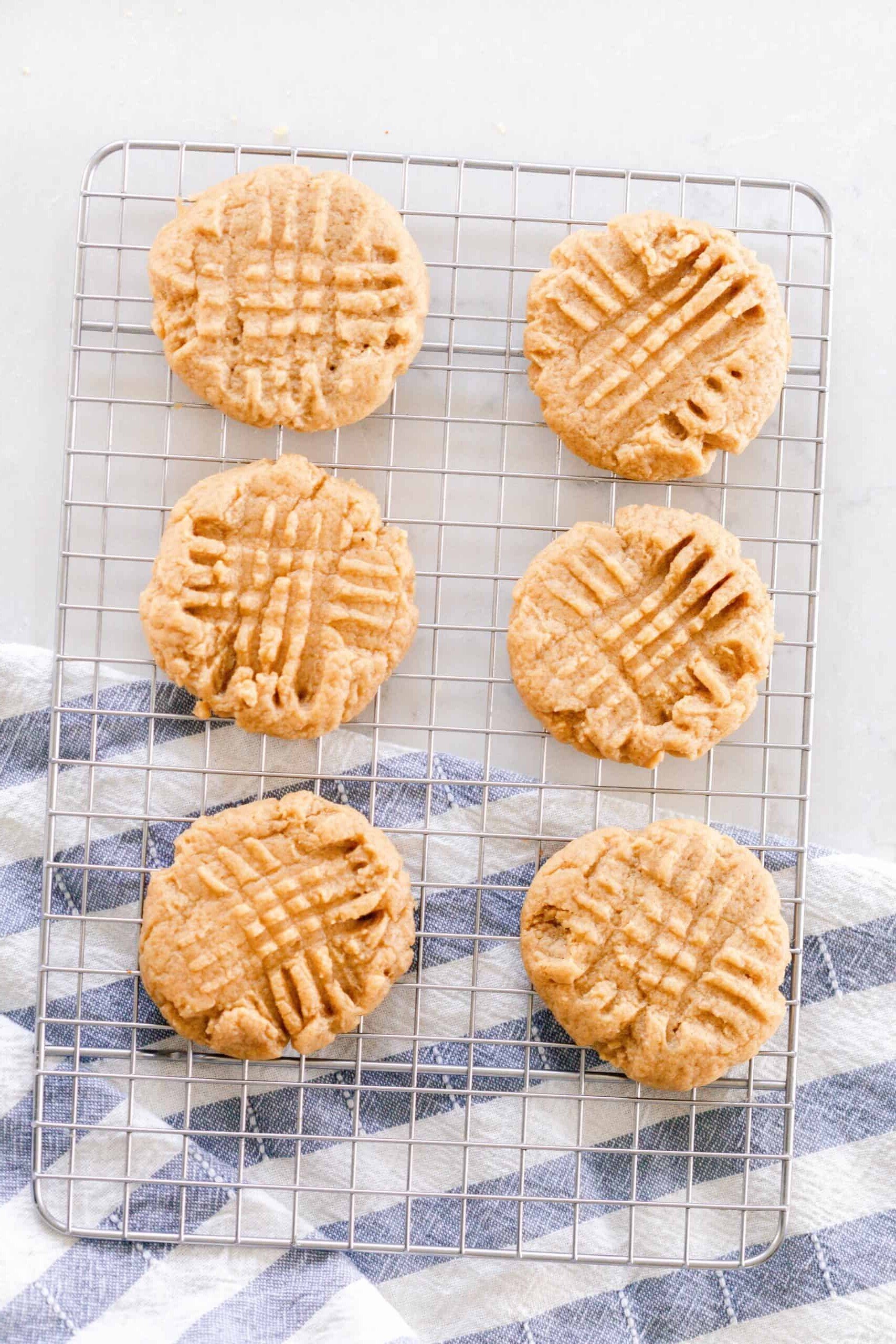 Easy Peanut Butter Cookies Recipe